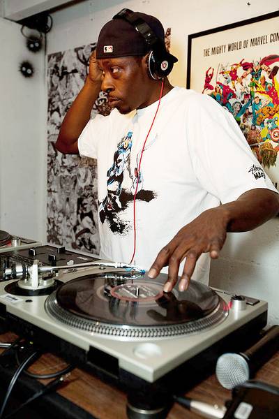 18. Pete Rock - As half of one of the greatest DJ-rapper duos of all time, Pete Rock brought dexterous cuts and his deeply soulful signature production to classics with C.L. Smooth, and also crafted unforgettable beats and remixes for legends including Public Enemy and Nas.  (Photo: Courtesy of WIkiCommons)