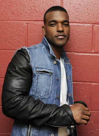 Cool Bro - Luke James in the green room at 106 &amp; Park, February 21, 2012.&nbsp; (Photo: John Ricard / BET)