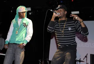 Showstoppers - Los and Shawn Hayes share the stage at the BET Music Matters showcase at Santos Party House in NYC on February 14.&nbsp;(Photo: John Ricard / BET)