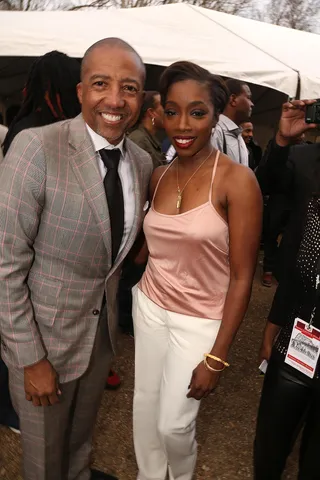 100 Watt Smiles - Kevin Liles&nbsp;and&nbsp;Estelle&nbsp;showed off their pearly whites at the event.(Photo: Johnny Nunez/BET)