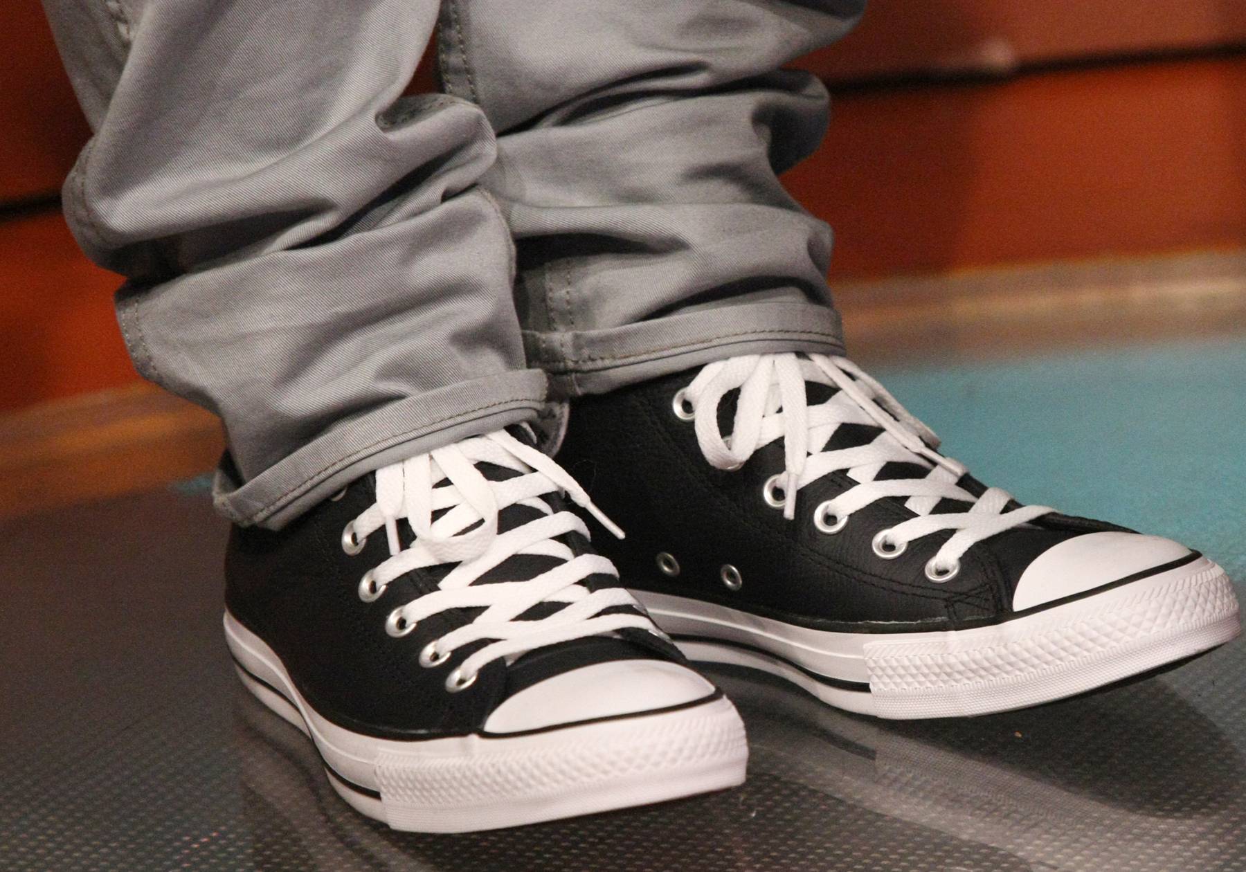 Drake's Top 10 Courtside Sneaker Moments - KLEKT Blog