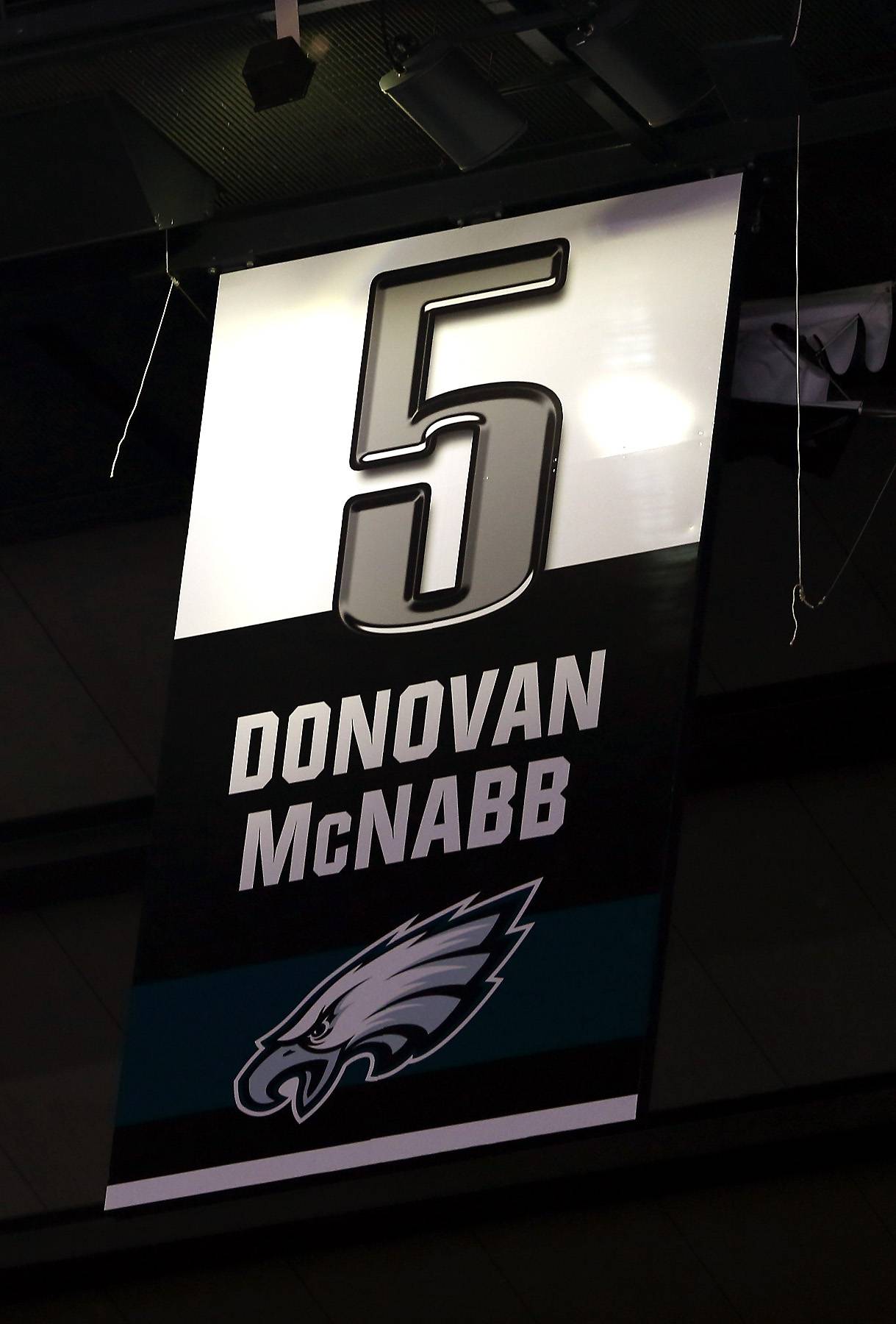 Donovan McNabb has number retired by Philadelphia Eagles - ESPN