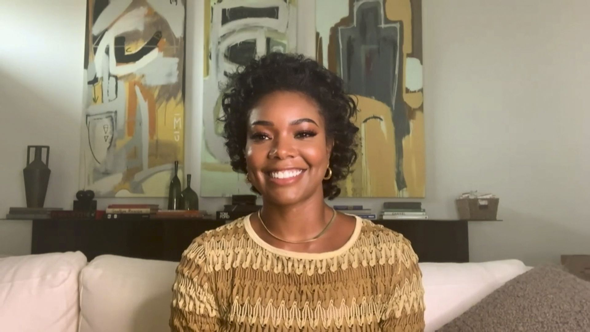 Watch Gabrielle Union And Daughter Kaavia In Fun Battle Over Pasta