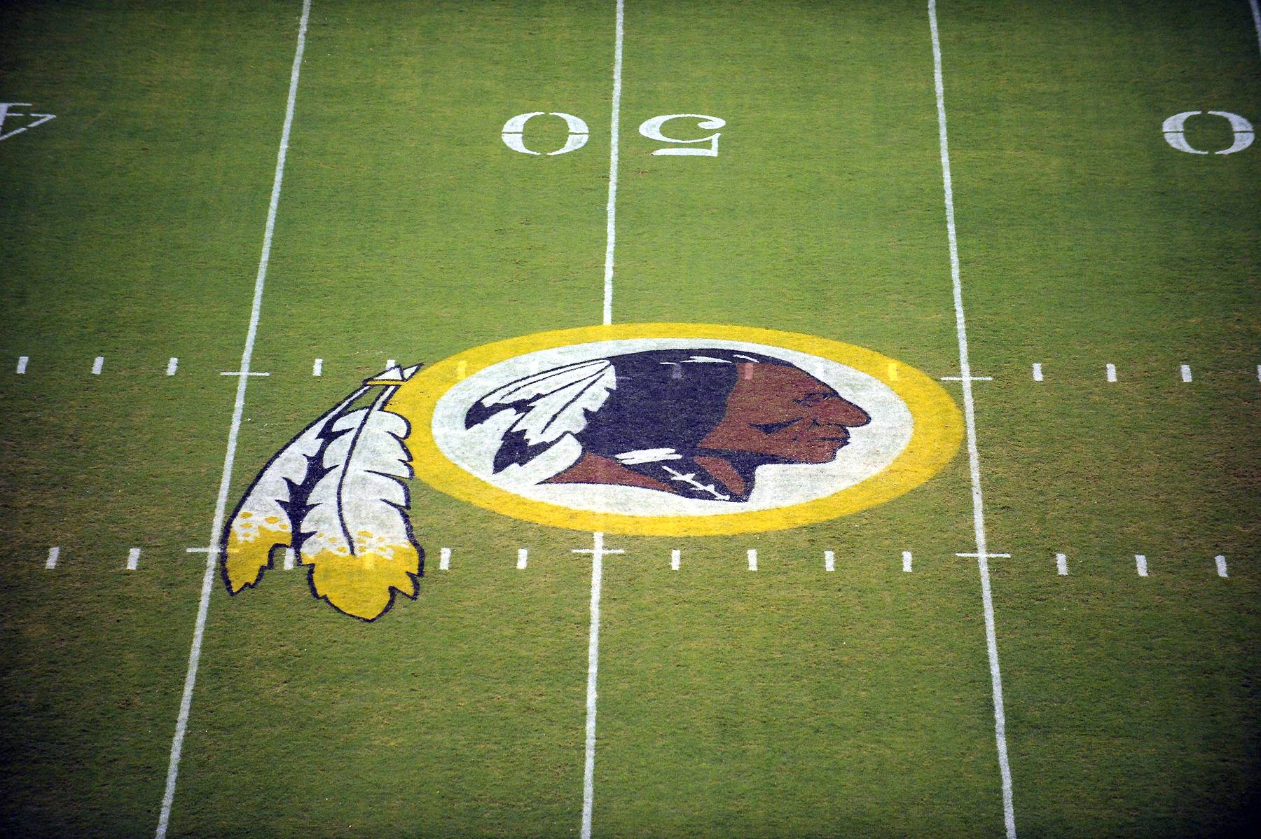 Washington dumps 'Redskins' mascot