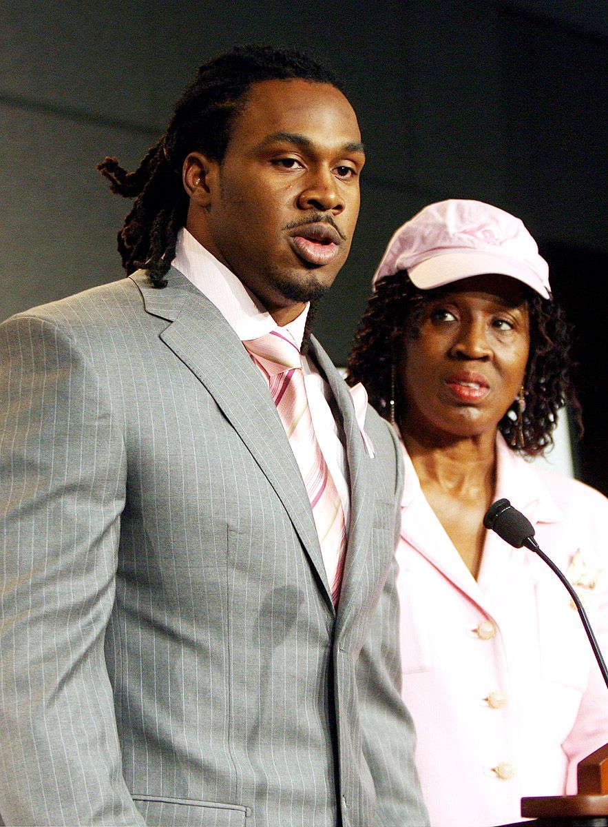 Steven Jackson NFL Image 6 from The Mom Squad AllStar Athletes