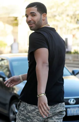Here's Looking at You! - Drake gives the paparazzi a smile as he walks through the Yorkville area of his hometown Toronto. &nbsp;(Photo: I.Kavanaugh/WENN.com)