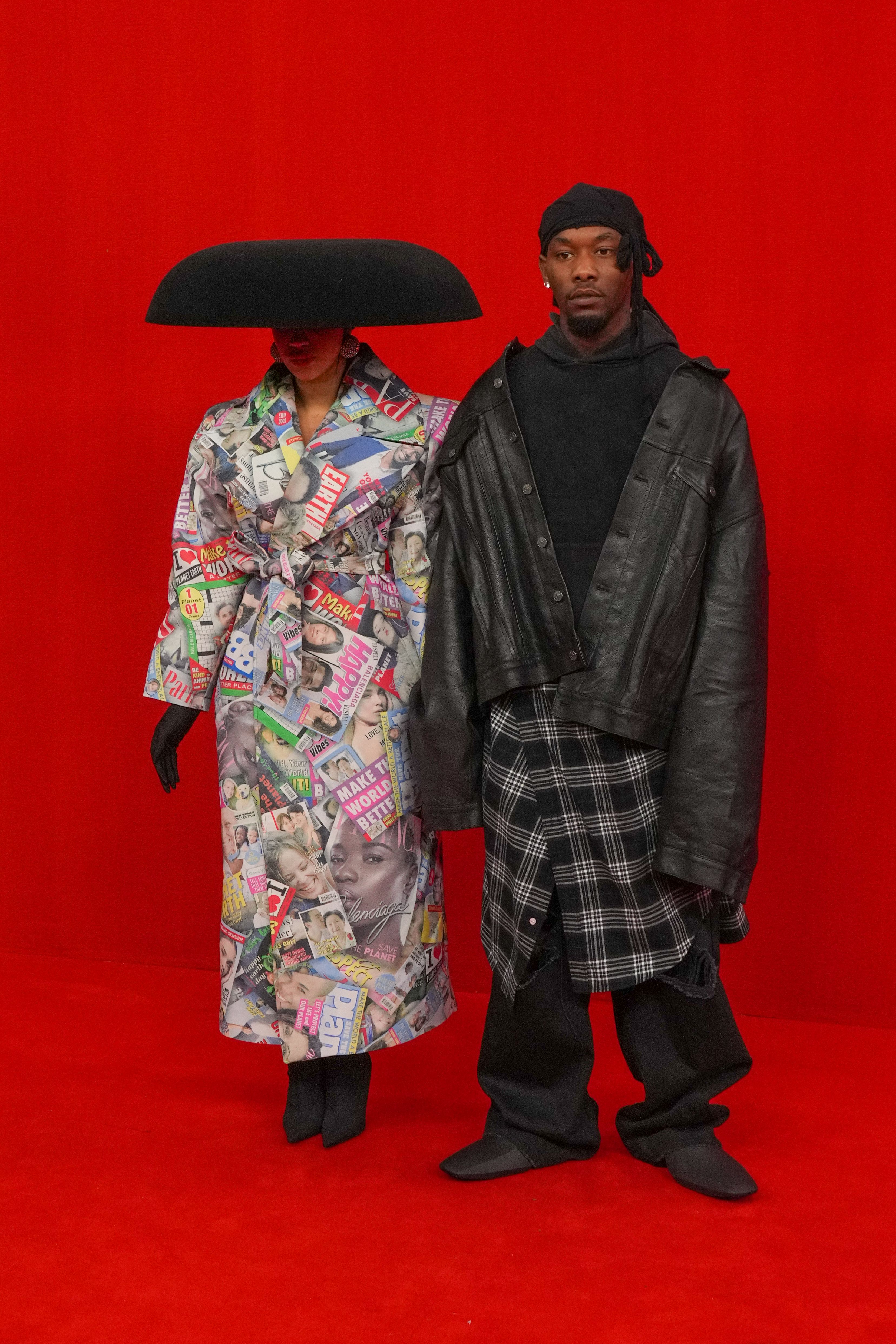 Paris Fashion Week-&nbsp;Balenciaga Runway - During Paris Fashion Week,&nbsp;Cardi B&nbsp;and&nbsp;Offset&nbsp;were an entire mood when they showed up to the Balenciaga show wearing fashions from the luxury brand. Showcasing new looks from the Spring/Summer 2022, Offset took the runway as his proud wife cheered him."Popped out to s/s 22 @balenciaga show! So proud of my husband @offsetrn who walked the show,