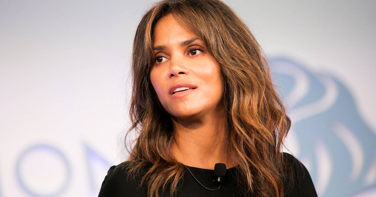 Halle Berry Claps Back At Internet Trolls News Bet