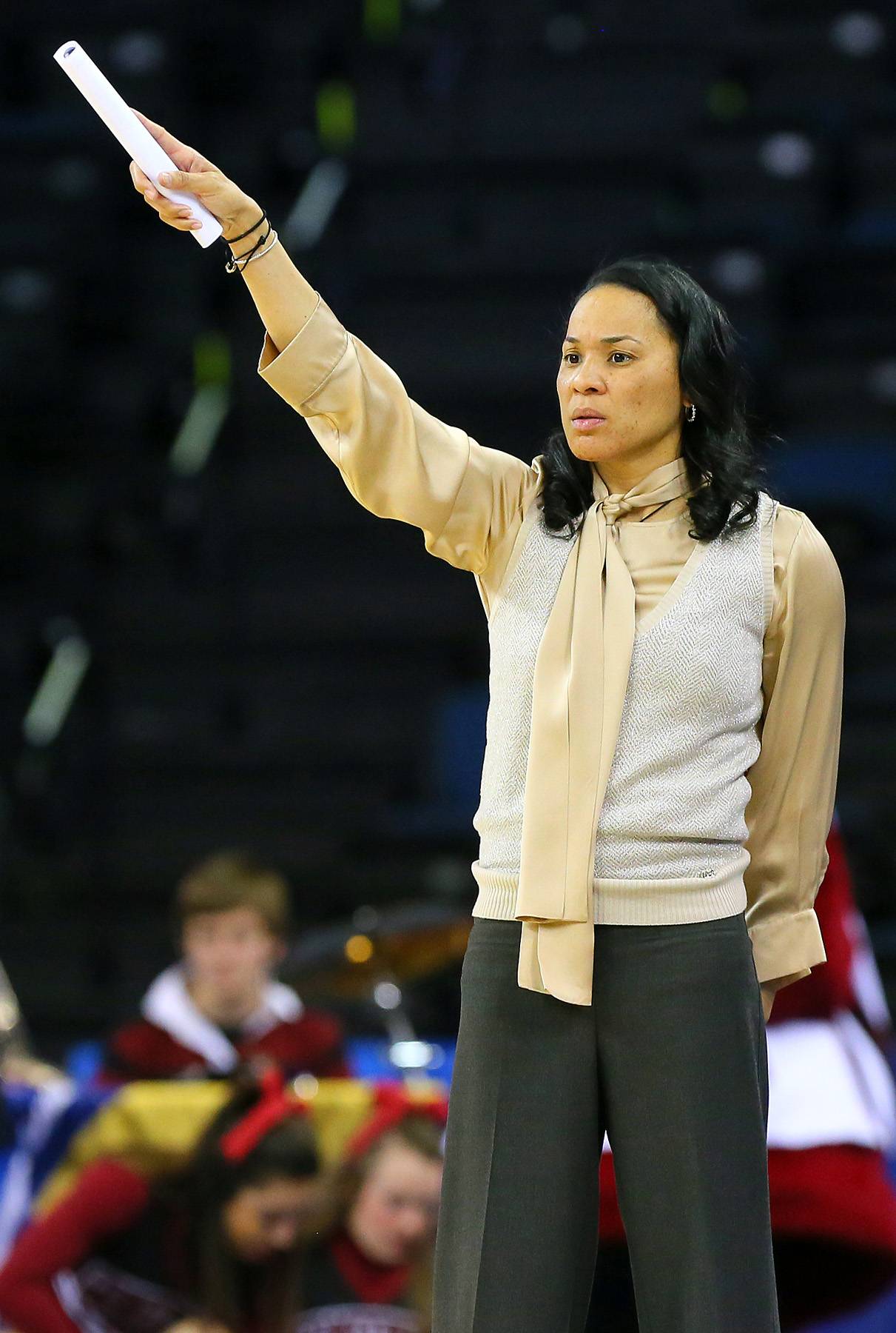 Dawn Staley honors C. Vivian Stringer in NCAA Tournament