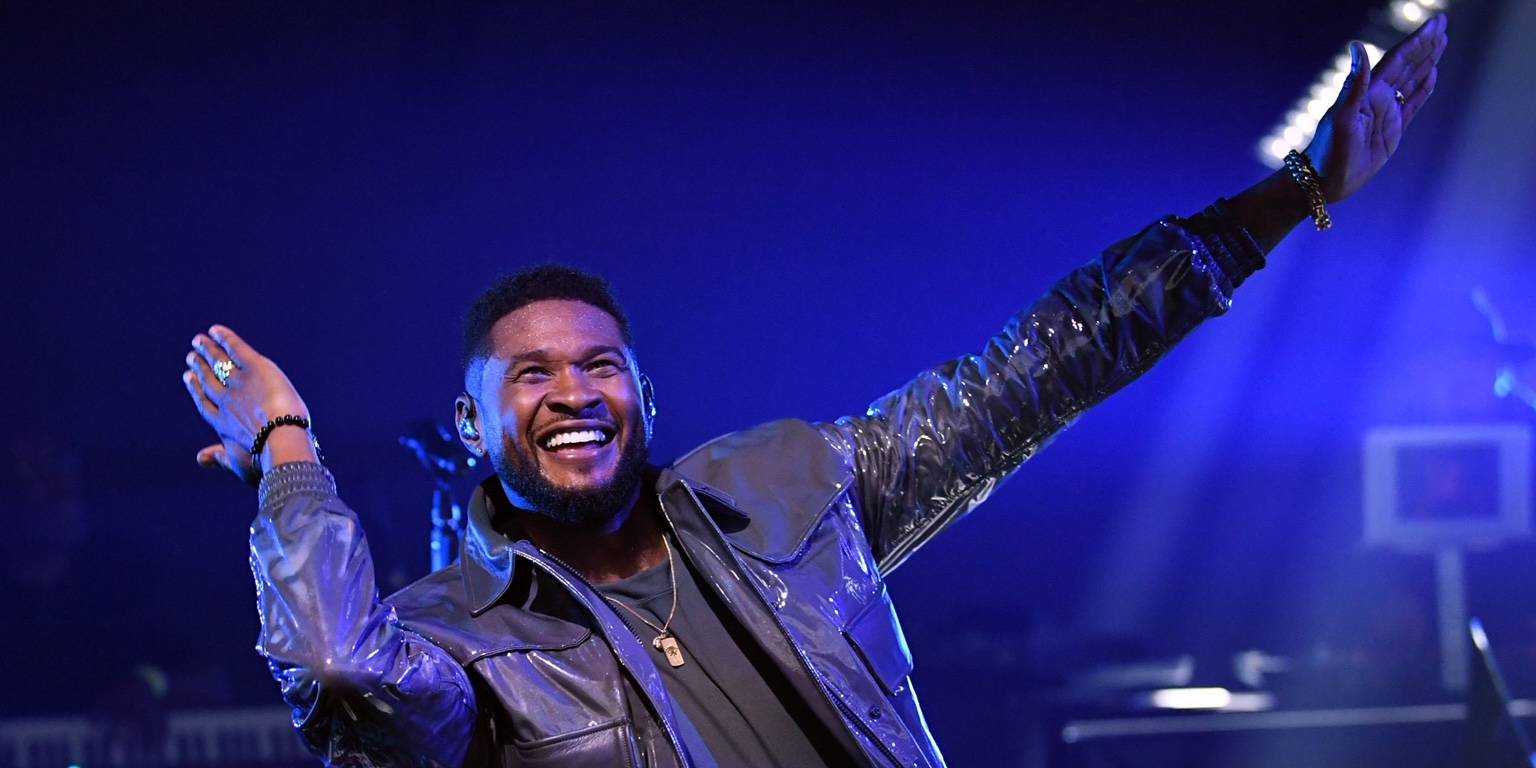 Usher on BET Buzz 2021.
