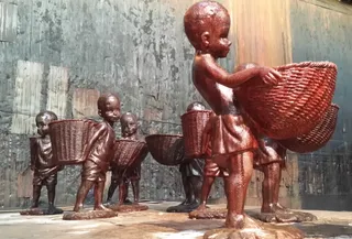 Baskets and Brothers - These beautiful bronzed boys are made of carmelized sugar. (Photo: @icreatenergy)