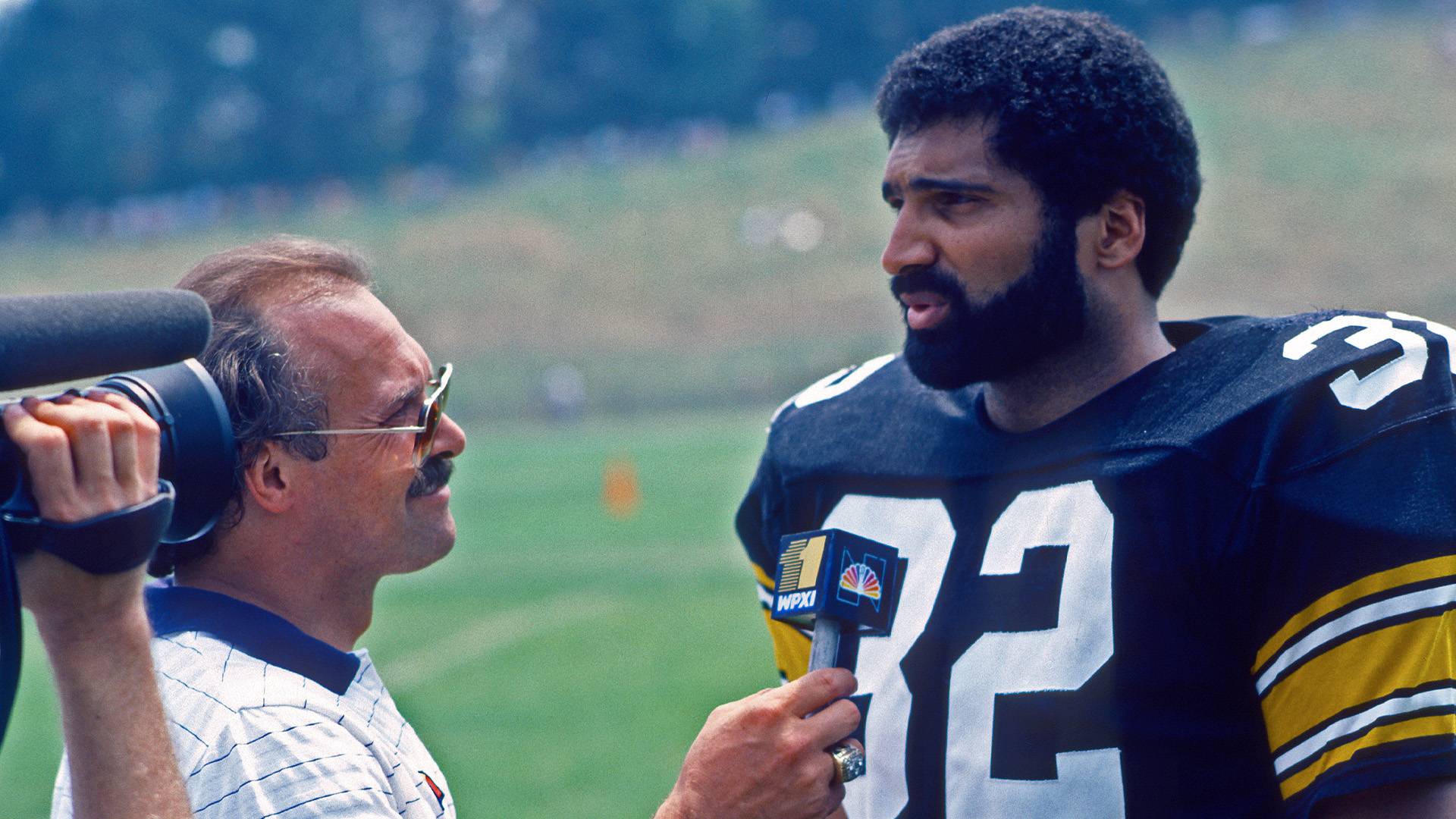 Steelers nation emotional as Franco Harris jersey is officially