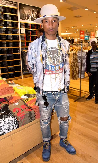 Good Deeds - UNIQLO and Pharrell Williams&nbsp;host a charity shopping event for children in need at the UNIQLO Beverly Center Store in Los Angeles.(Photo: Chris Weeks/Getty Images for UNIQLO)