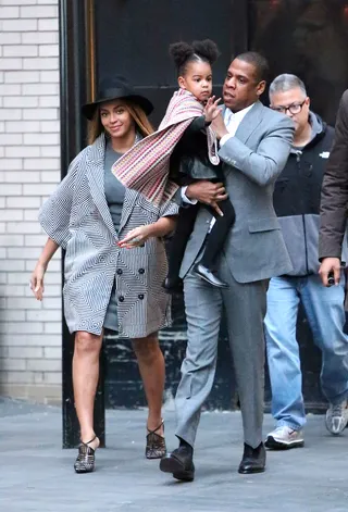 A Date With Mom and Dad - Beyoncé&nbsp;and Jay Z&nbsp;take their baby girl, Blue Ivy, to the premiere of Annie in New York City.(Photo: INFphoto.com)