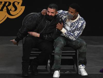 Drake and Michael B. Jordan - &nbsp;Drake and actor Michael B. Jordan sat courtside to watch the NBA Play-off's between the Los Angeles Lakers and Golden State Warriors at Staples Center on May 19, 2021 in Los Angeles, California. The duo were both stylish in designer outifts. Drake wore a Prada jacket while Michael B. Jordan wore a Dior cardigan with a pair of white and grey Jordans. The ladies can'tt stop swooning over them, I mean can you blame them?&nbsp;&nbsp; (Photo by Kevork Djansezian/Getty Images)