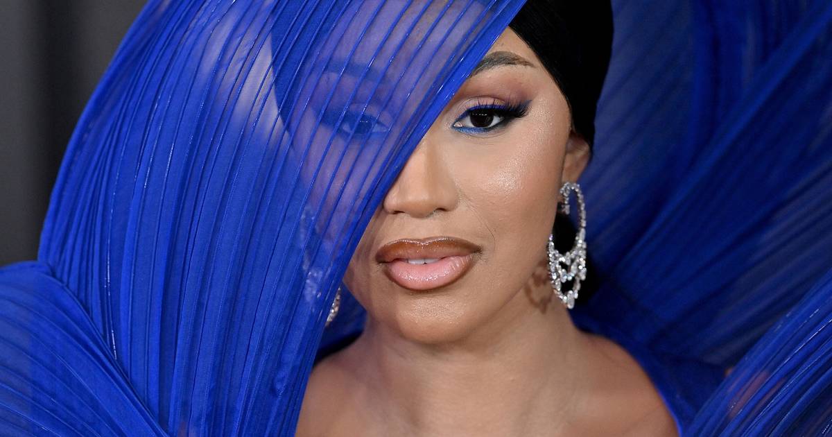Cardi B Ditched Her Mullet For Sleek Pony At The Grammys 2023
