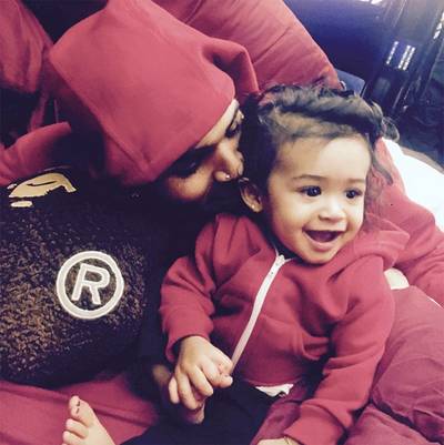 Stuntin' Like My Daddy - Chris and Royalty are full of laughter sporting matching hoodies while out and about in LA.(Photo: Chris Brown via Instagram)