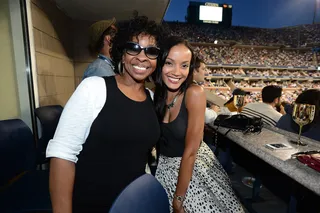 Gladys Knight and Selita Ebanks - Musician Gladys Knight and model&nbsp;Selita Ebanks hung out at the Moet &amp; Chandon suite on Sept. 8.(Photo: Brad Barket/Getty Images for Moet &amp; Chandon)
