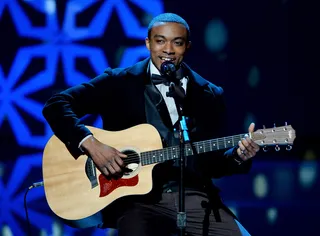 The Breakout Star&nbsp; - A beaming Jonathan McReynolds performs alongside collaborator India.Arie.&nbsp;(Photo: Jason Kempin/Getty Images for BET)