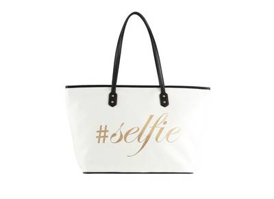 Celine Summer LOVIN as a tote bag is an absolute must to get your