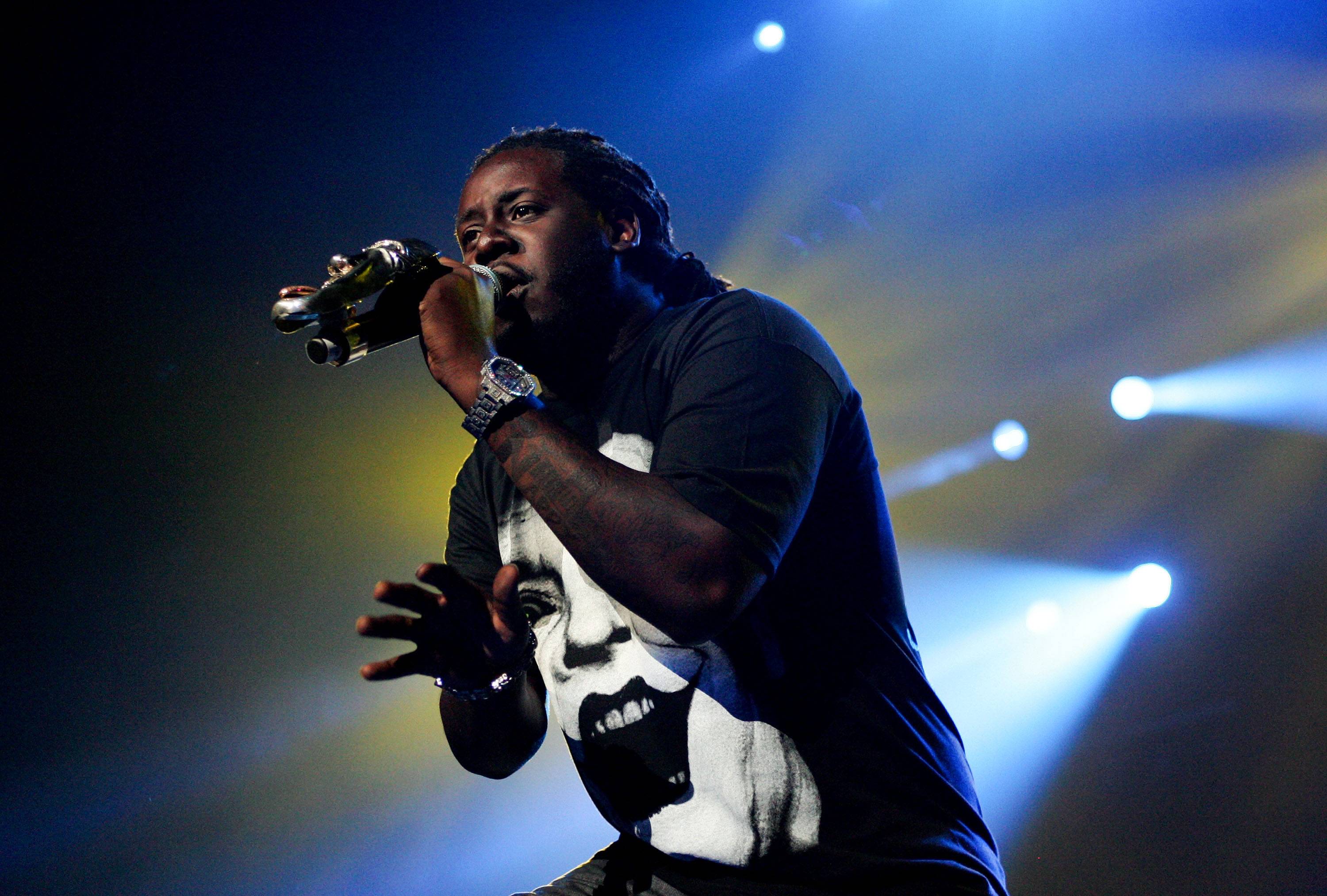 SYDNEY, AUSTRALIA - OCTOBER 27:  Hip pop singer T-Pain, supporting Akon performs on stage at the Acer Arena on October 27, 2009 in Sydney, Australia.  (Photo by Sergio Dionisio/Getty Images)
