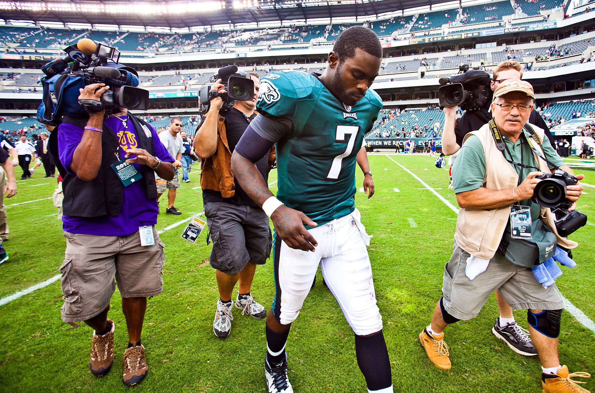 Michael Vick says it hurts 'deep down' that he's not a starting