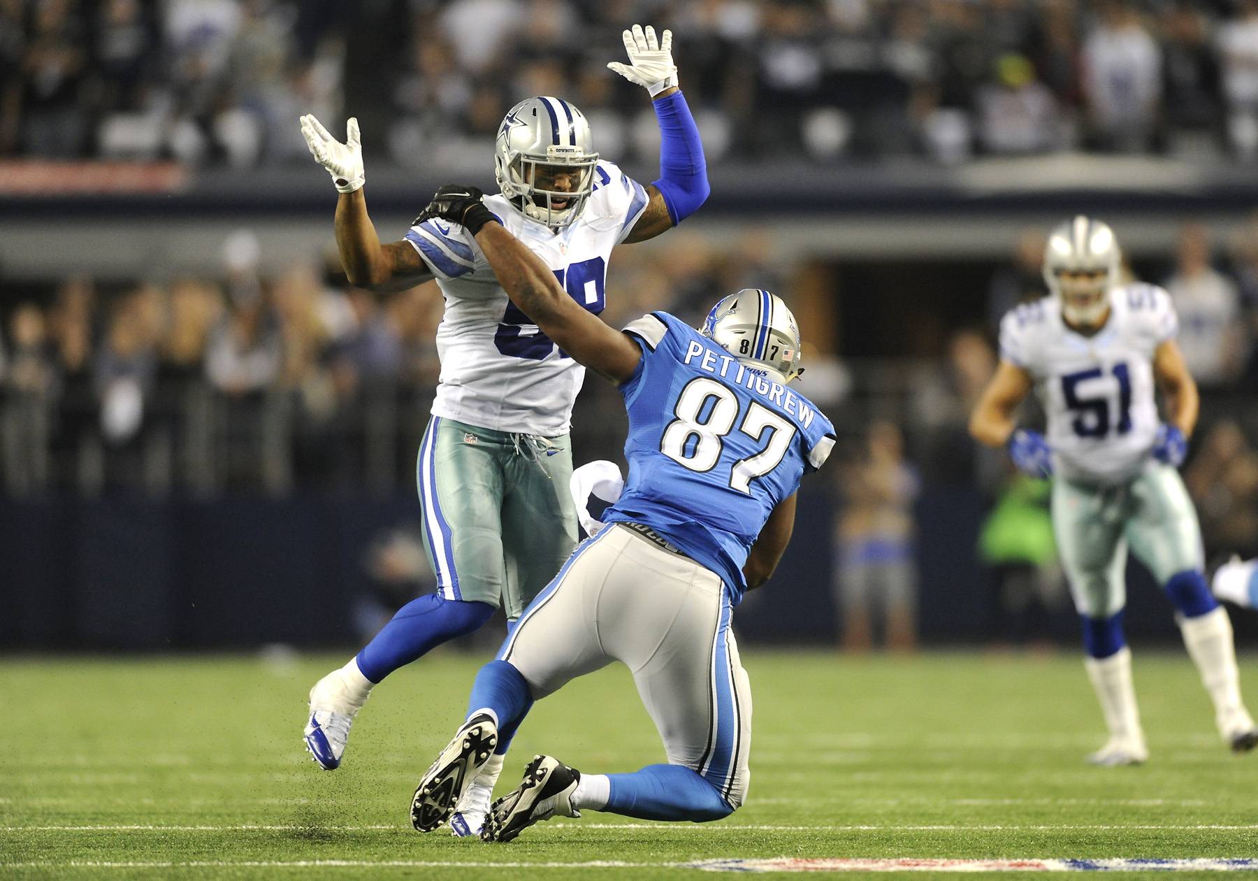 Refs Pick Up Flag After Pass Interference on Cowboys in 4th