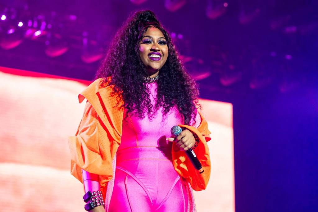 Jazmine Sullivan is stunning Image 2 from Soul Train Awards 2022