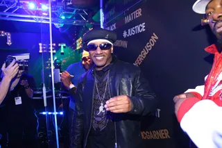 Hip hop producer Kangol Kid schools the young cats on the game.  - (Photo: Johnny Nunez/BET)