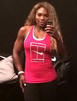 Serena Williams&nbsp;@serenawilliams - The tennis pro takes a #gymselfie before she hits the court. Lookin' fit, Serena! #USOpenChamp(Photo: Serena Williams via Instagram)