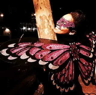 Alicia Keys - These butterfly duds suit the glowing mama-to-be beautifully. (Photo: Alicia Keys via Instagram)