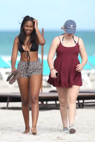 Sasha Obama - Sasha Obama&nbsp;was heavily protected by Secret Service as she hung out with friends on Miami Beach. (Photo: JS/Thibault Monnier, Pacific Coast News)