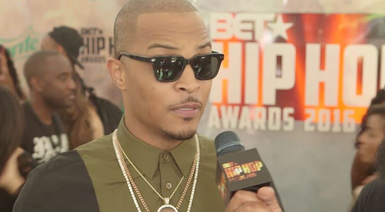Red Carpet: Hip-Hop Supports Obama - (Video Clip) | BET Soul Train Awards