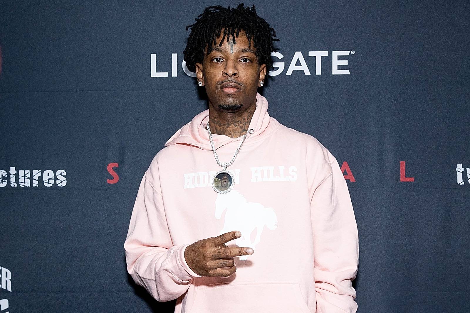 21 Savage Outfit from June 8, 2021, WHAT'S ON THE STAR?