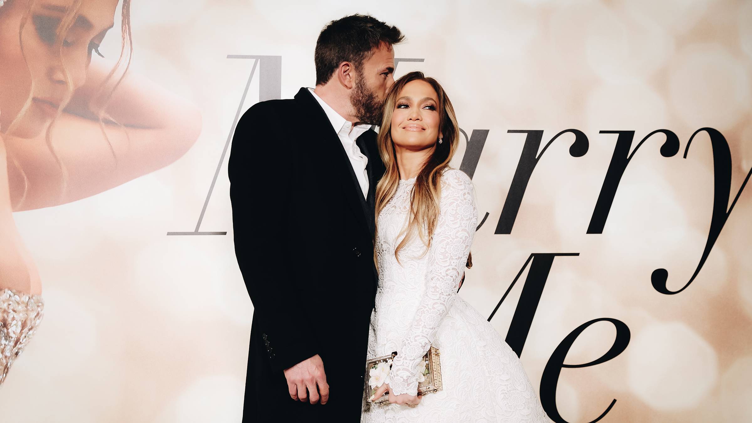 Five Things We Know About Jennifer Lopez And Ben Affleck's Las Vegas Wedding! - Vimarsana News