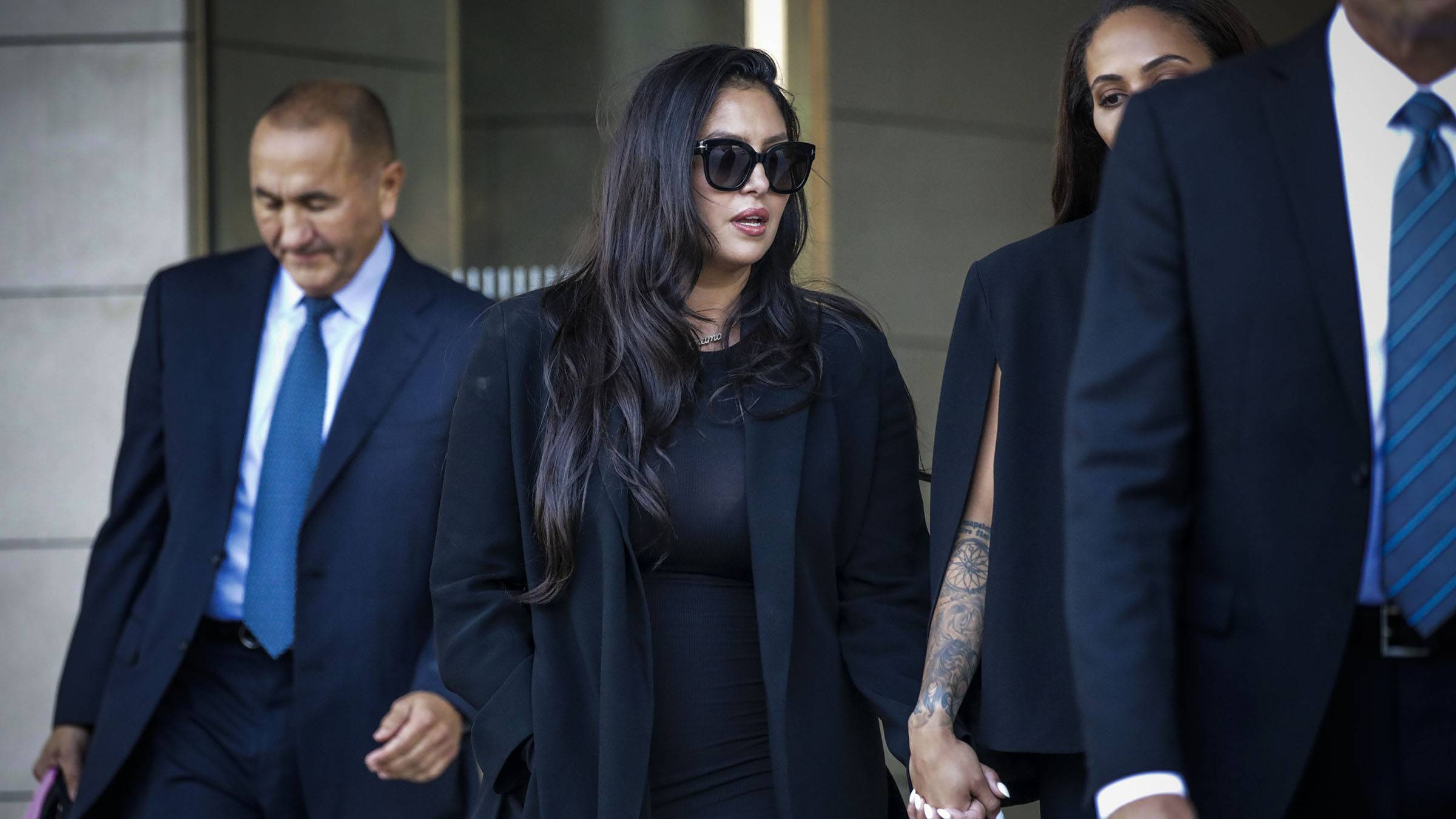 Ciara And Monica Support Vanessa Bryant At Kobe Bryant Crash Site Photo 9470