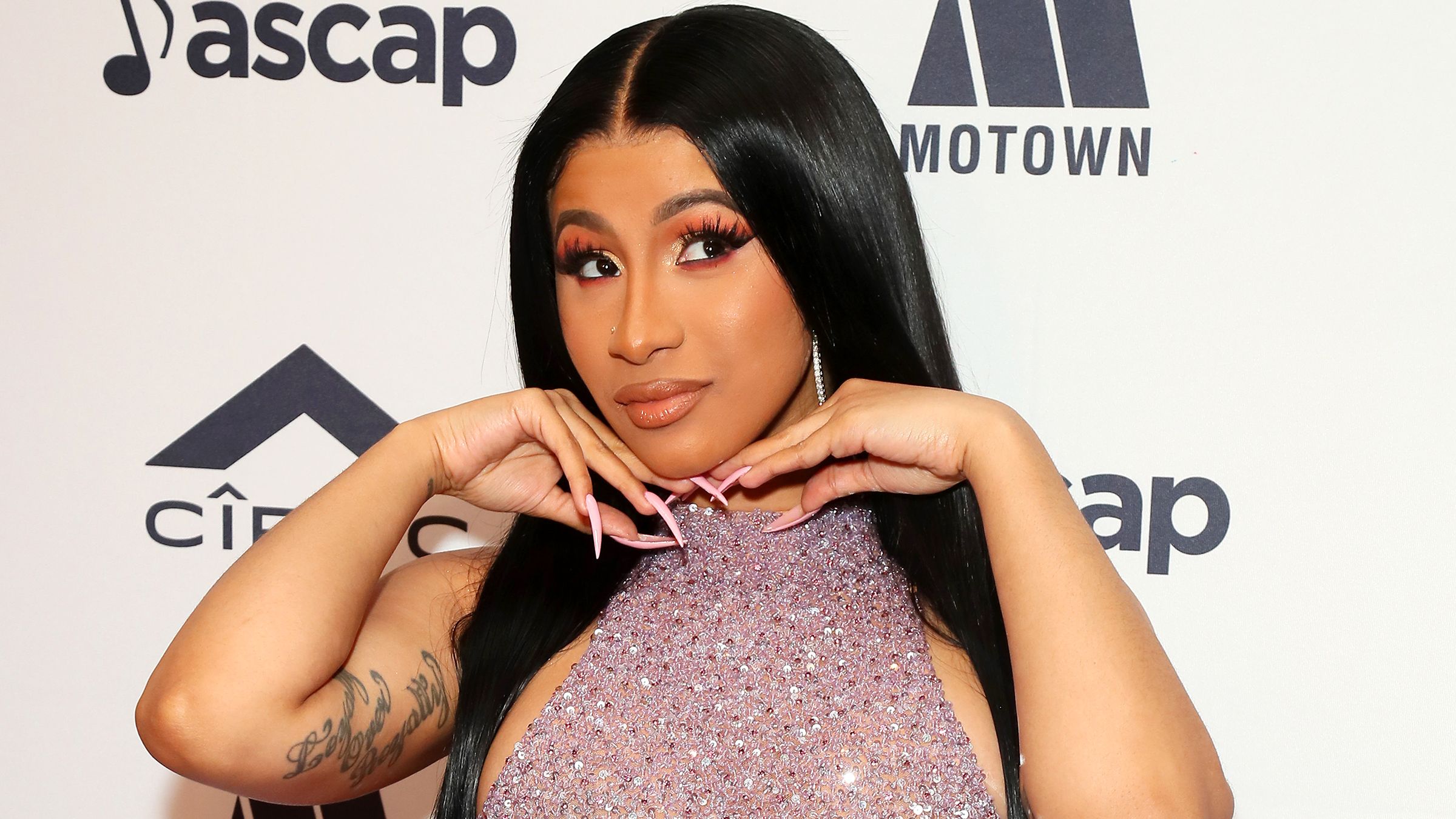 Cardi B Gives Fans An Intimate Look At A ‘Regular Day’ In Her Life With ...