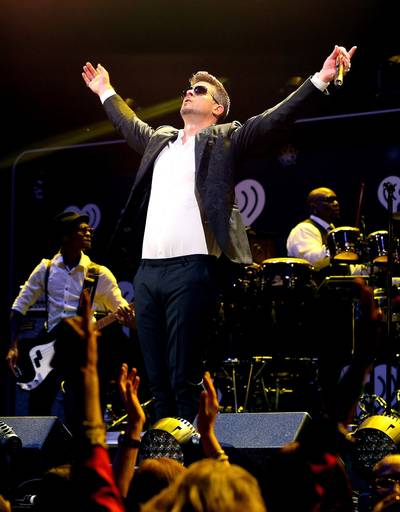 Give It All You Got - Robin Thicke performs onstage during 106.1 KISS FM's Jingle Ball 2013 at American Airlines Center in Dallas. (Photo: Christopher Polk/Getty Images for Clear Channel)
