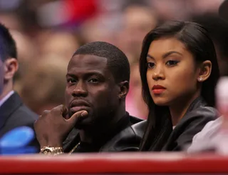 Game On - Kevin Hart and his girlfriend watch the L.A. Clippers take on the New York Knicks at the Staples Center in Los Angeles.&nbsp;(Photo: WENN.com)