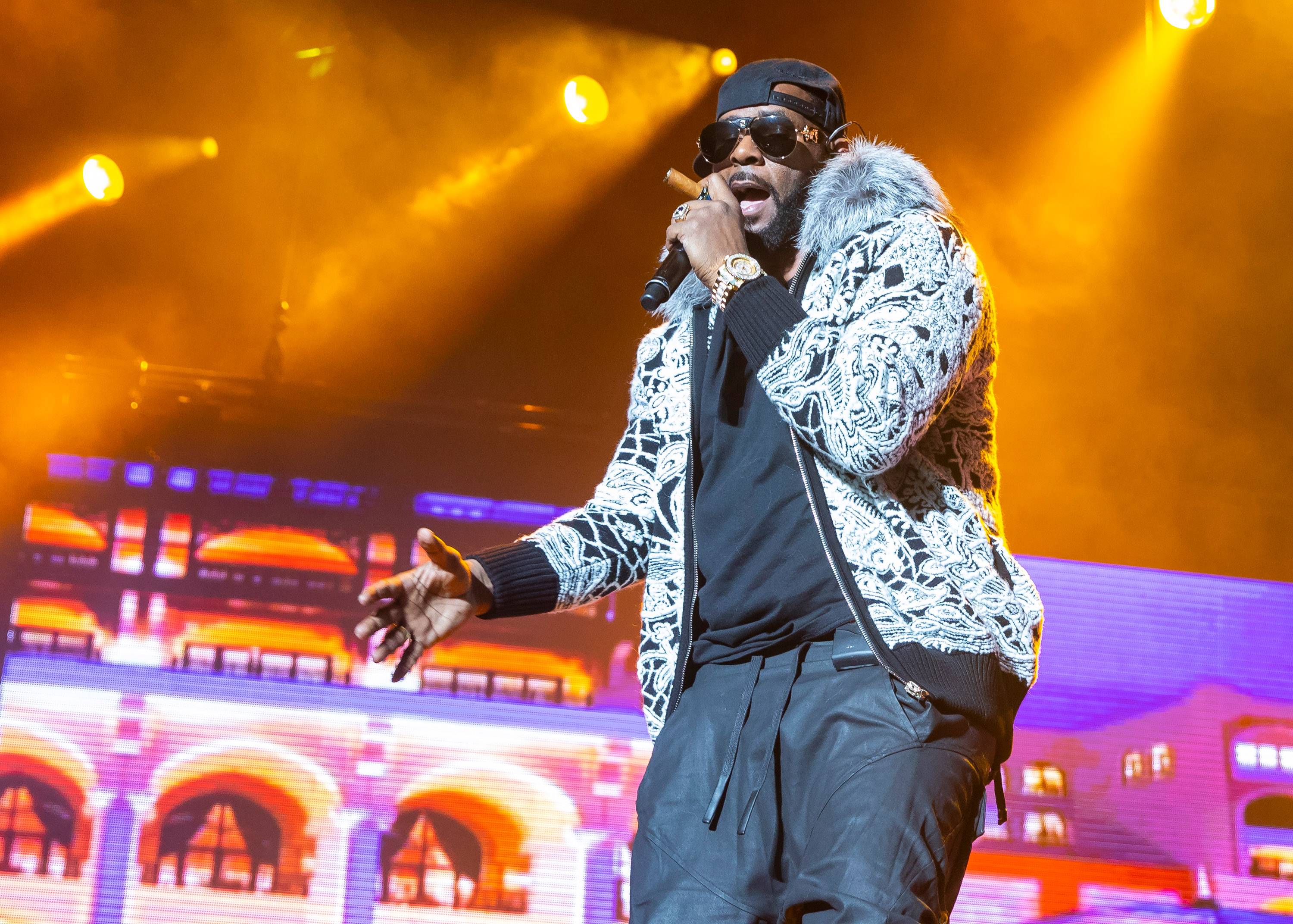 report-r-kelly-facing-possible-indictment-over-new-sex-tape-news-bet