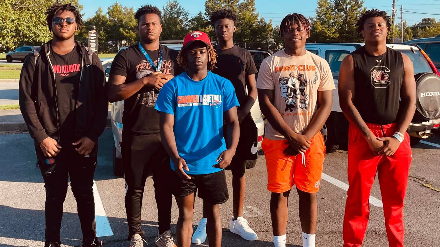 Group of Georgia High School Football Players Step Up And Rescue Woman From Car Crash