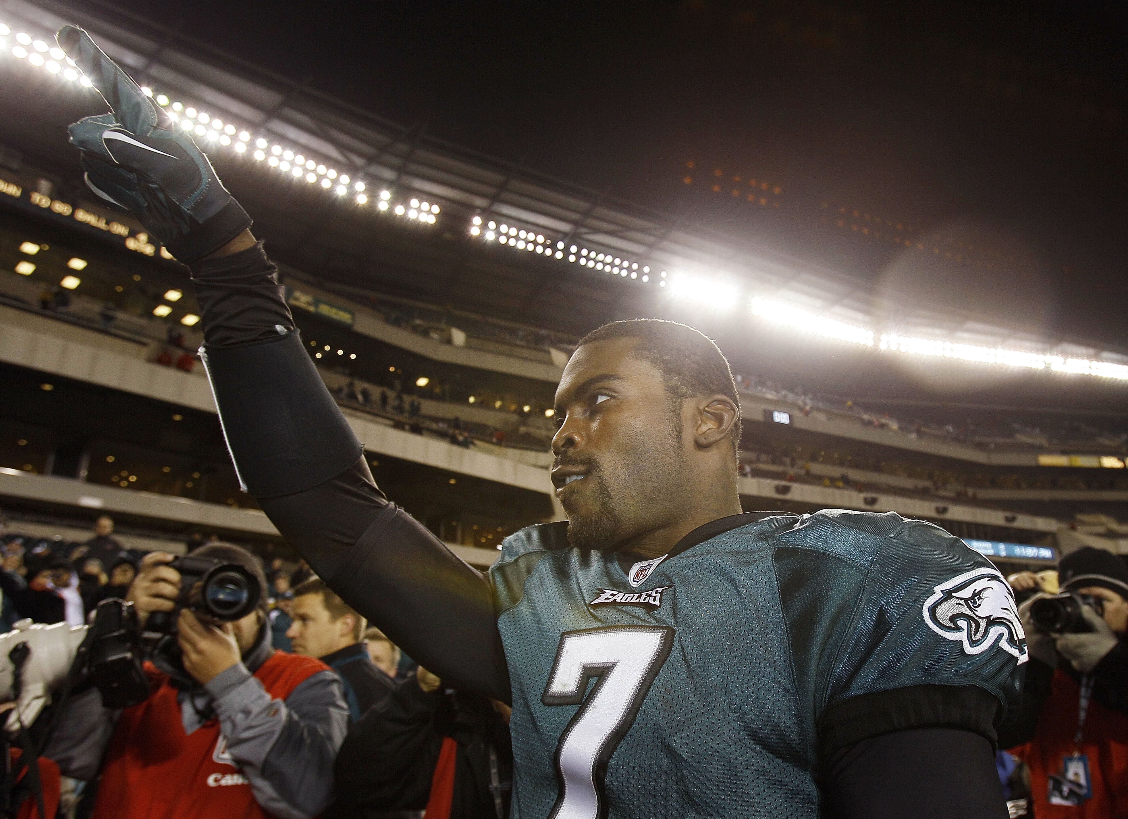 Vick Signs 1-Year Deal With Eagles | News | BET