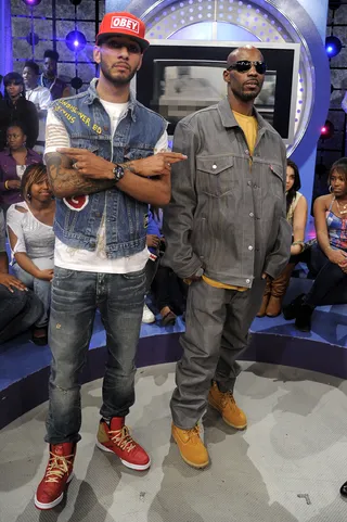 Brothers From Another Mother - Swizz Beatz and DMX pose on set at BET's 106 &amp; Park.&nbsp; (Photo: John Ricard / BET)