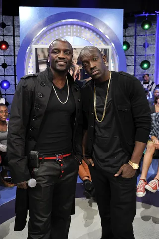 Brotherly Love - Akon and Bu Thiam look like twins at BET's 106 &amp; Park. (Photo: John Ricard / BET)
