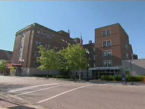 Chicago Gang Members Fight to Keep Local Hospital Open