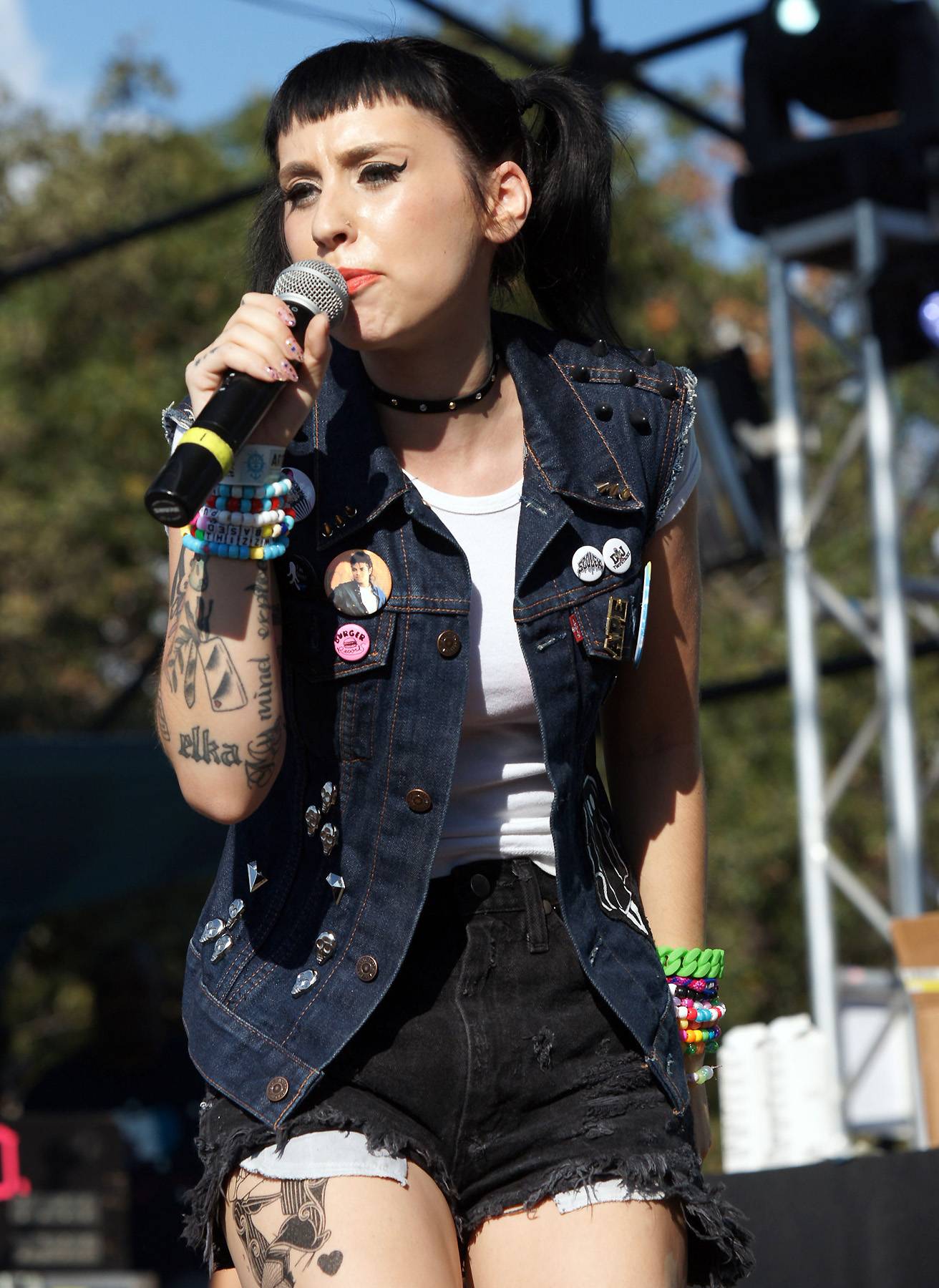 Emerging Artists: Kreayshawn & Smile.Rip - ulfwzb0