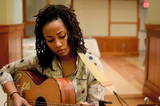 In the Presence of Greatness - Through her affiliation with the Making Music Herstory project, which aims to highlight and support the efforts of women in music, Bell has had the honor to meet Grammy Award-winning singer and fellow guitarist Paul Simon.&nbsp;(Photo: Andre Wagner)