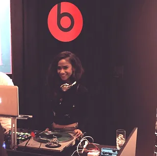 Cut It Up - Va$htie held down the 1's and 2's last night while Beats By Dre sponsored the event and supplied the audio players. &nbsp;(Photo: Drake via Instagram)