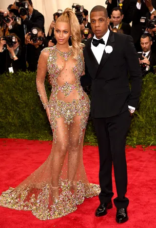 Slay Together, Stay Together - Beyoncé and Jay Z&nbsp;are repeat fashion slayers with their traffic-stopping looks on the red carpet of the 2015 Met Gala's China: Through the Looking Glass&nbsp;at the Metropolitan Museum of Art in New York City.(Photo: Dimitrios Kambouris/Getty Images)