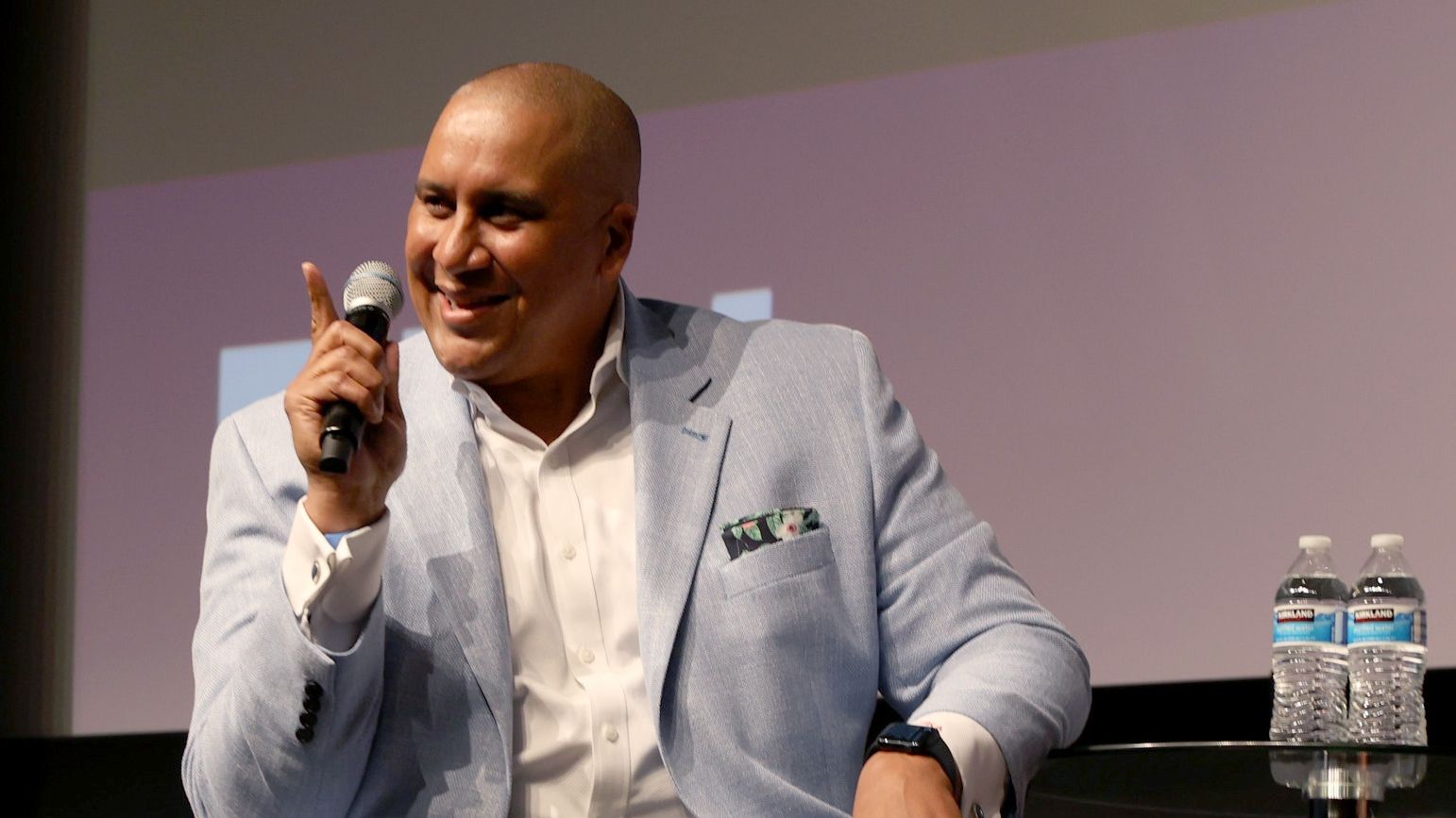 ESPN's Marc Spears Gets Apology After Racial Profiling Incident | News - Vimarsana News